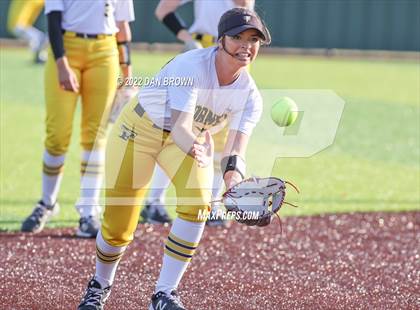 Thumbnail 2 in Rock Hill vs Forney (UIL 5A Regional Semifinal) photogallery.