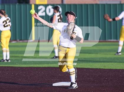 Thumbnail 3 in Rock Hill vs Forney (UIL 5A Regional Semifinal) photogallery.