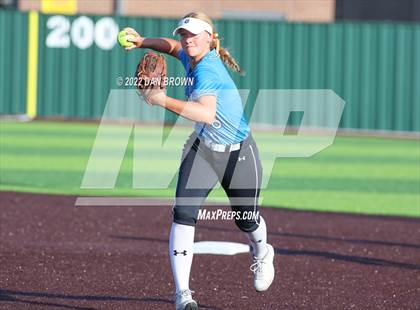 Thumbnail 3 in Rock Hill vs Forney (UIL 5A Regional Semifinal) photogallery.