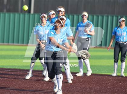 Thumbnail 1 in Rock Hill vs Forney (UIL 5A Regional Semifinal) photogallery.