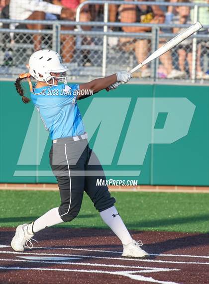 Thumbnail 2 in Rock Hill vs Forney (UIL 5A Regional Semifinal) photogallery.