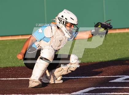 Thumbnail 2 in Rock Hill vs Forney (UIL 5A Regional Semifinal) photogallery.