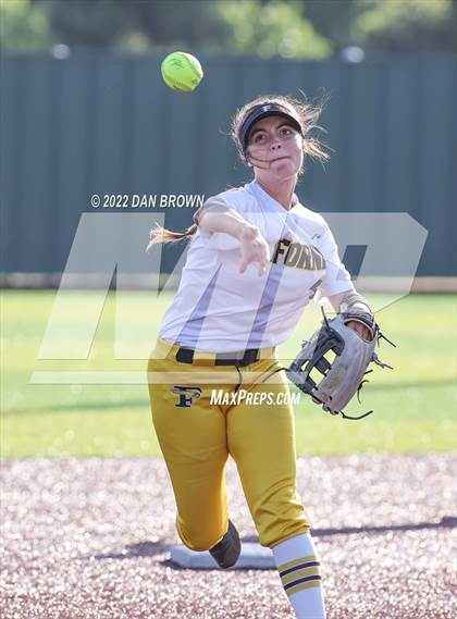 Thumbnail 3 in Rock Hill vs Forney (UIL 5A Regional Semifinal) photogallery.