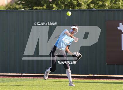 Thumbnail 3 in Rock Hill vs Forney (UIL 5A Regional Semifinal) photogallery.
