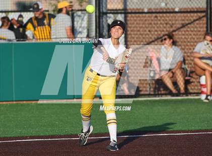 Thumbnail 2 in Rock Hill vs Forney (UIL 5A Regional Semifinal) photogallery.