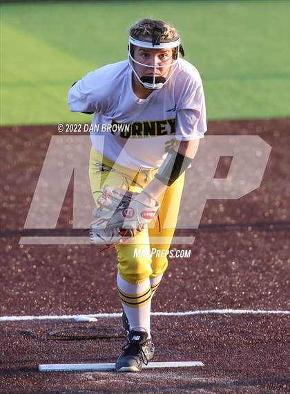 Thumbnail 3 in Rock Hill vs Forney (UIL 5A Regional Semifinal) photogallery.