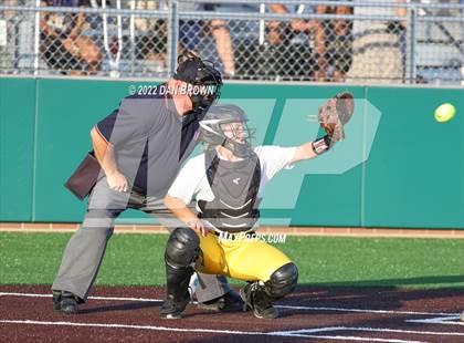 Thumbnail 1 in Rock Hill vs Forney (UIL 5A Regional Semifinal) photogallery.