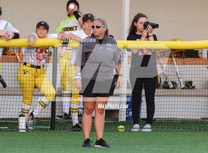Thumbnail 2 in Rock Hill vs Forney (UIL 5A Regional Semifinal) photogallery.