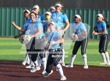 Thumbnail 1 in Rock Hill vs Forney (UIL 5A Regional Semifinal) photogallery.