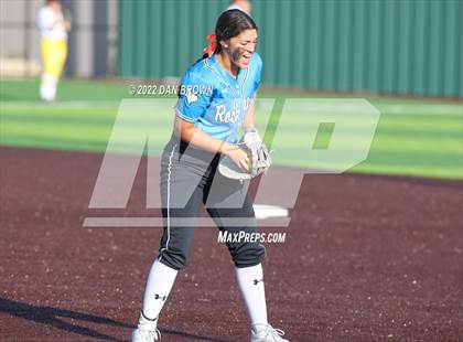 Thumbnail 2 in Rock Hill vs Forney (UIL 5A Regional Semifinal) photogallery.