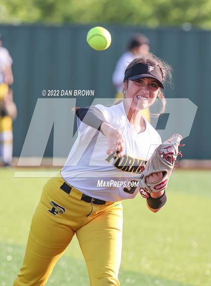 Thumbnail 2 in Rock Hill vs Forney (UIL 5A Regional Semifinal) photogallery.