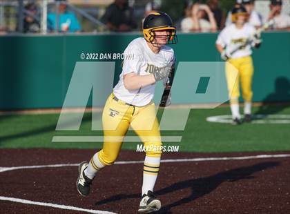 Thumbnail 2 in Rock Hill vs Forney (UIL 5A Regional Semifinal) photogallery.