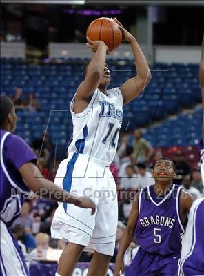 Thumbnail 3 in Sacramento vs. Sacred Heart Cathedral (CIF NorCal Regional D3 Final) photogallery.