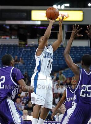 Thumbnail 1 in Sacramento vs. Sacred Heart Cathedral (CIF NorCal Regional D3 Final) photogallery.