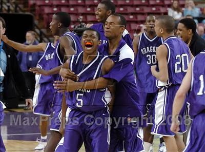 Thumbnail 1 in Sacramento vs. Sacred Heart Cathedral (CIF NorCal Regional D3 Final) photogallery.