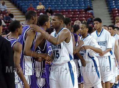 Thumbnail 2 in Sacramento vs. Sacred Heart Cathedral (CIF NorCal Regional D3 Final) photogallery.