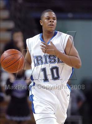 Thumbnail 2 in Sacramento vs. Sacred Heart Cathedral (CIF NorCal Regional D3 Final) photogallery.