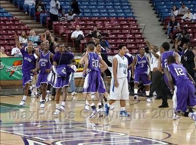 Thumbnail 1 in Sacramento vs. Sacred Heart Cathedral (CIF NorCal Regional D3 Final) photogallery.