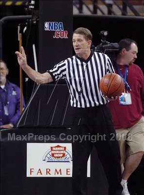 Thumbnail 2 in Sacramento vs. Sacred Heart Cathedral (CIF NorCal Regional D3 Final) photogallery.