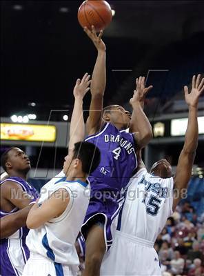 Thumbnail 2 in Sacramento vs. Sacred Heart Cathedral (CIF NorCal Regional D3 Final) photogallery.