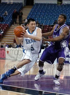 Thumbnail 2 in Sacramento vs. Sacred Heart Cathedral (CIF NorCal Regional D3 Final) photogallery.