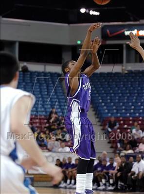 Thumbnail 2 in Sacramento vs. Sacred Heart Cathedral (CIF NorCal Regional D3 Final) photogallery.