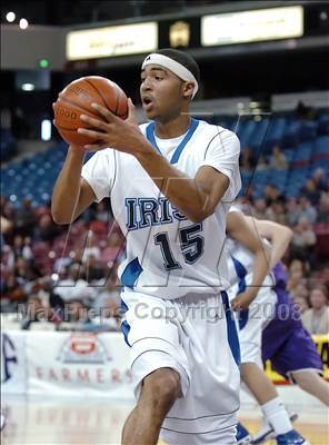 Thumbnail 3 in Sacramento vs. Sacred Heart Cathedral (CIF NorCal Regional D3 Final) photogallery.