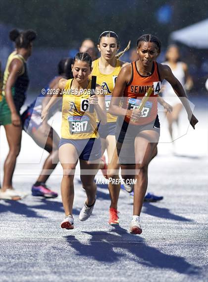 Thumbnail 2 in FHSAA Class 4A Final (4 x 400m) photogallery.