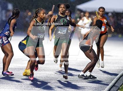 Thumbnail 2 in FHSAA Class 4A Final (4 x 400m) photogallery.