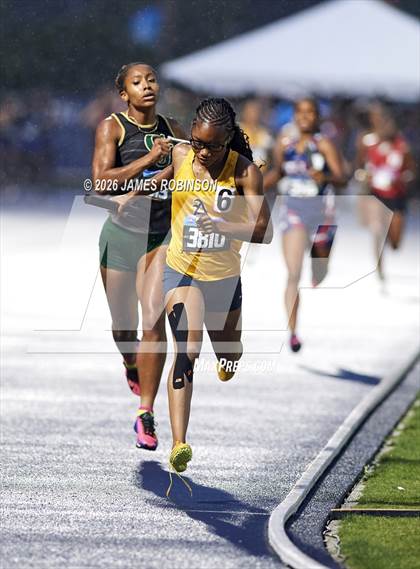 Thumbnail 1 in FHSAA Class 4A Final (4 x 400m) photogallery.