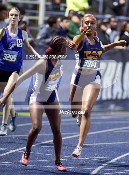 Thumbnail 2 in FHSAA Class 4A Final (4 x 400m) photogallery.