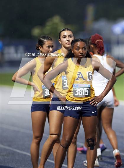 Thumbnail 1 in FHSAA Class 4A Final (4 x 400m) photogallery.