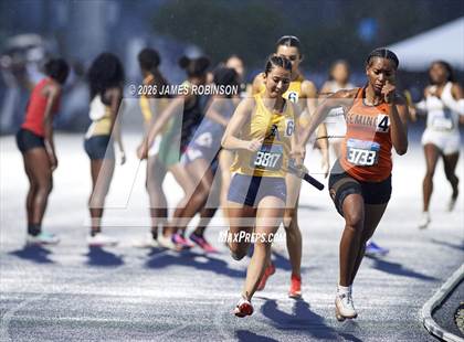 Thumbnail 3 in FHSAA Class 4A Final (4 x 400m) photogallery.