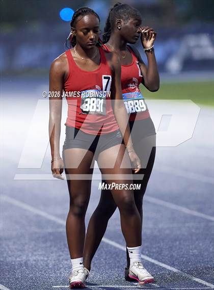 Thumbnail 3 in FHSAA Class 4A Final (4 x 400m) photogallery.