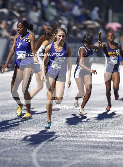 Thumbnail 1 in FHSAA Class 4A Final (4 x 400m) photogallery.