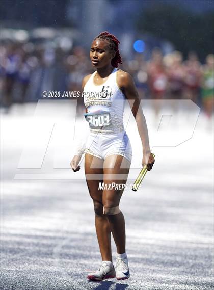 Thumbnail 3 in FHSAA Class 4A Final (4 x 400m) photogallery.