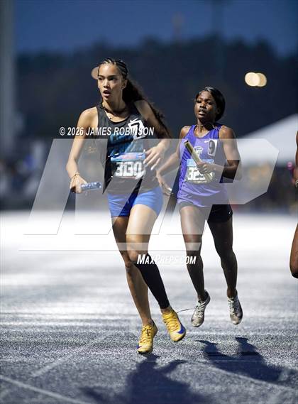 Thumbnail 1 in FHSAA Class 4A Final (4 x 400m) photogallery.