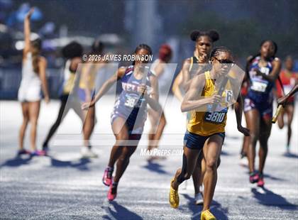 Thumbnail 3 in FHSAA Class 4A Final (4 x 400m) photogallery.