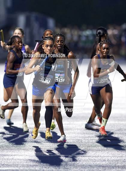Thumbnail 1 in FHSAA Class 4A Final (4 x 400m) photogallery.
