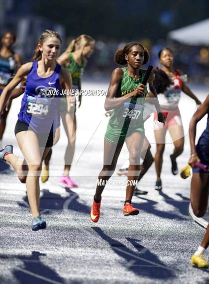 Thumbnail 1 in FHSAA Class 4A Final (4 x 400m) photogallery.