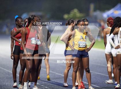 Thumbnail 2 in FHSAA Class 4A Final (4 x 400m) photogallery.