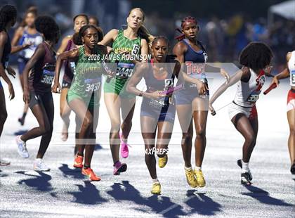 Thumbnail 1 in FHSAA Class 4A Final (4 x 400m) photogallery.