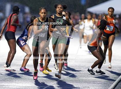 Thumbnail 1 in FHSAA Class 4A Final (4 x 400m) photogallery.