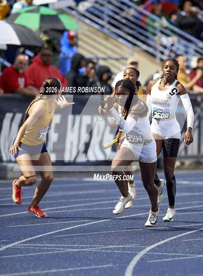 Thumbnail 1 in FHSAA Class 4A Final (4 x 400m) photogallery.