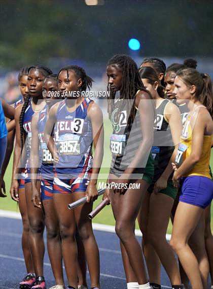 Thumbnail 3 in FHSAA Class 4A Final (4 x 400m) photogallery.