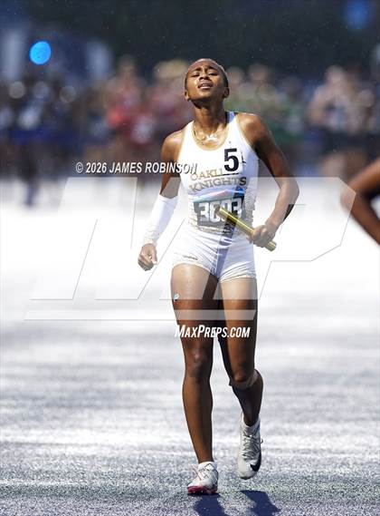 Thumbnail 1 in FHSAA Class 4A Final (4 x 400m) photogallery.