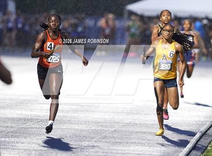 Thumbnail 2 in FHSAA Class 4A Final (4 x 400m) photogallery.