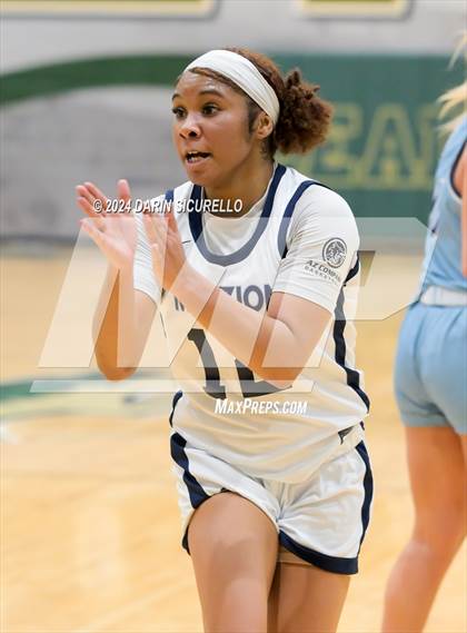 Thumbnail 2 in Valor Christian vs. Mt. Zion Prep Academy  (Nike Tournament of Champions) photogallery.