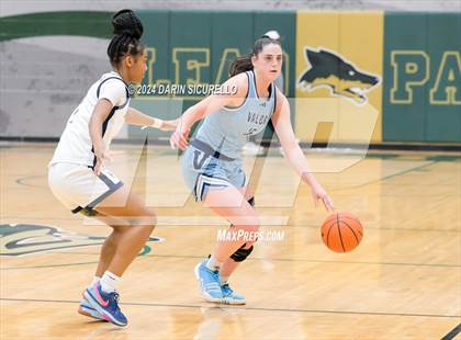 Thumbnail 3 in Valor Christian vs. Mt. Zion Prep Academy  (Nike Tournament of Champions) photogallery.