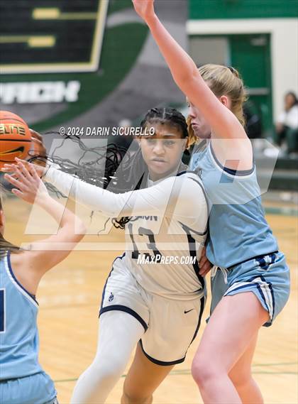 Thumbnail 2 in Valor Christian vs. Mt. Zion Prep Academy  (Nike Tournament of Champions) photogallery.